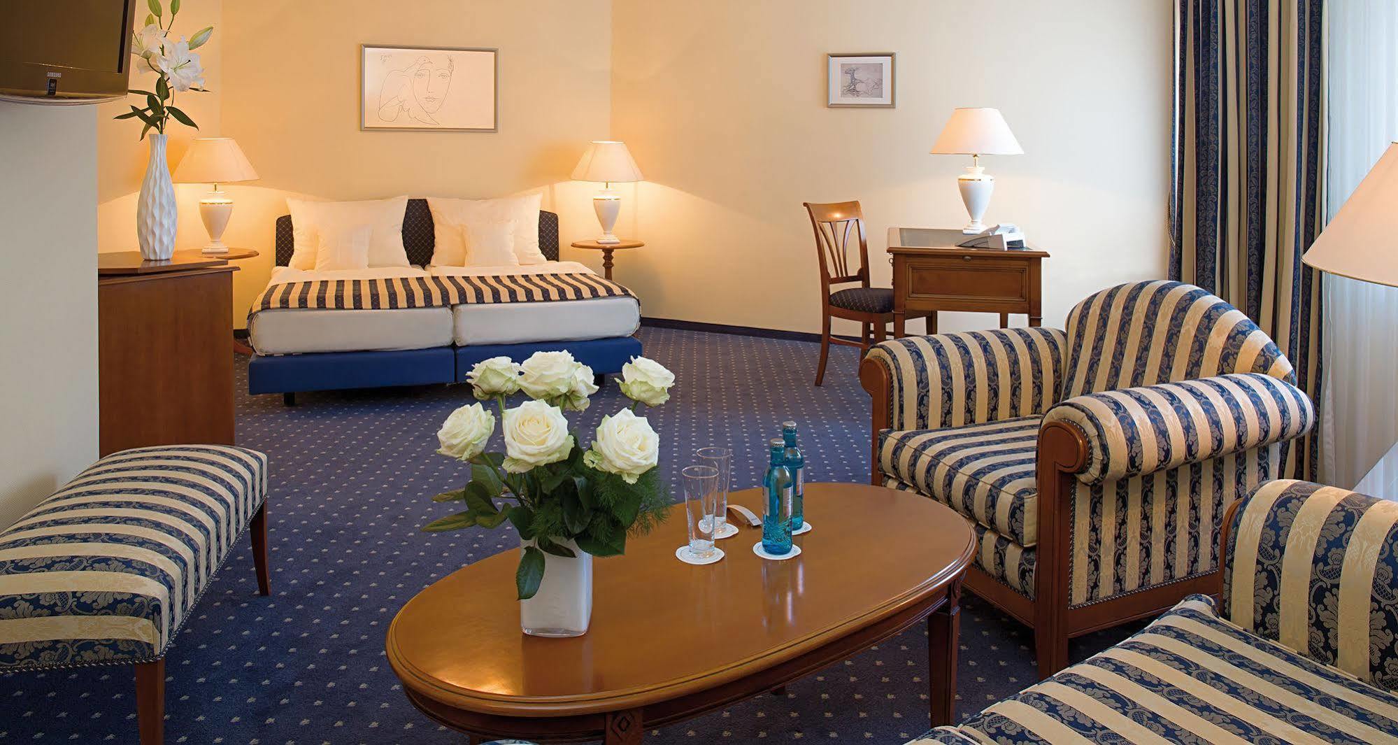 Victor'S Residenz-Hotel Leipzig Bagian luar foto